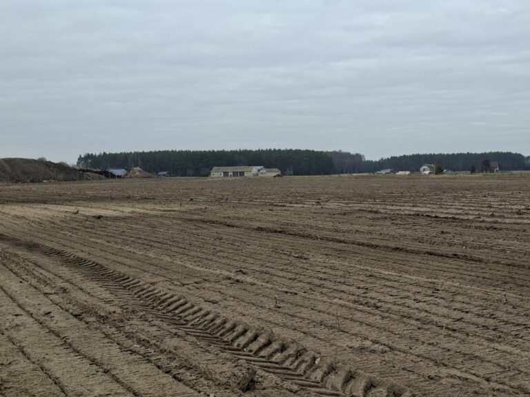 Udział 3/8 w prawie własności nieruchomości gruntowej – Nuna, dz. ew. 301