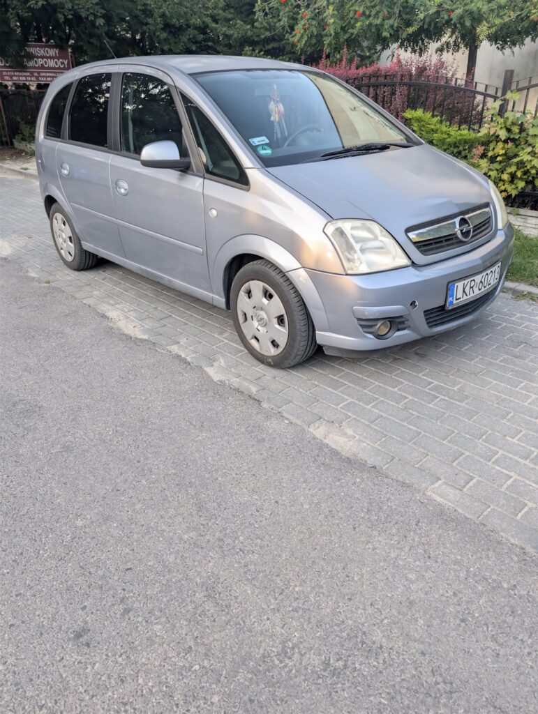 Udział w wysokości 1/2 w prawie własności w samochodzie OPEL MERIVA-A 1 1000006461