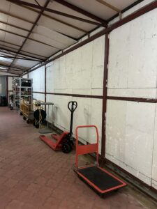 Punkt handlowy - wiata, magazyn 2 933083e0 f037 452d 93d6 d7f32ff19dd8